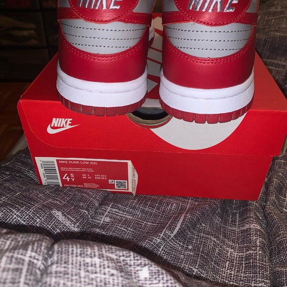 *SOLD* Nike Dunks low - Picture 4 of 7